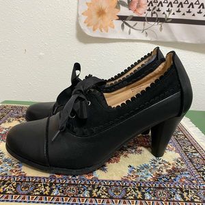 Chase + Chloe Black Lace-Up Oxford Heels
